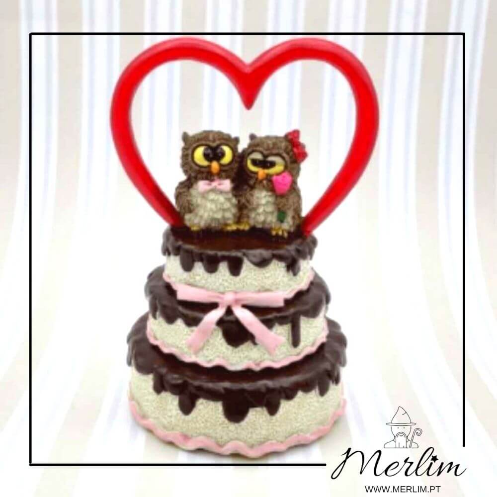 capa mocho e coruja no bolo de casamento feito em resina