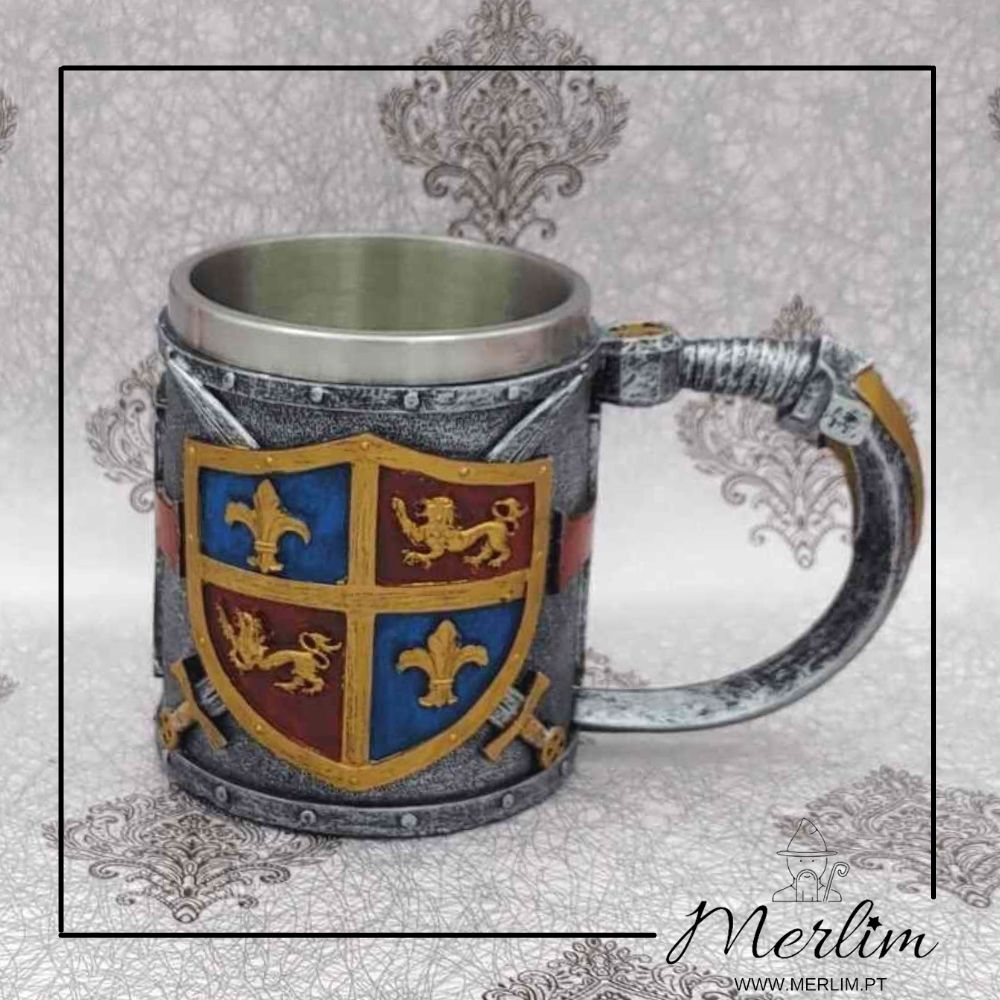 foto capa Caneca decorativa com escudo medieval