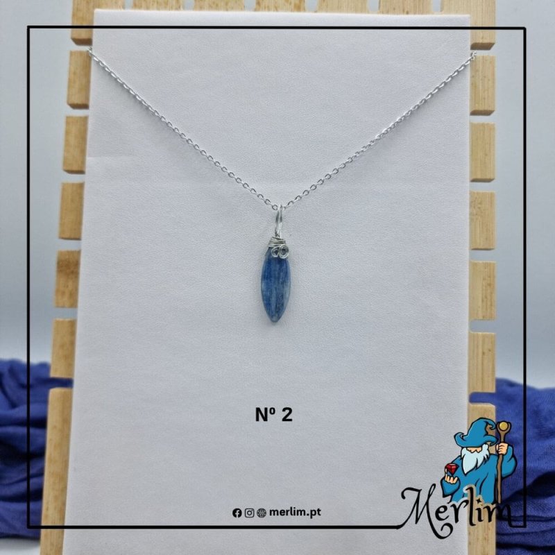 Nº 2 o colar ou pingente com a pedra cianite azul - Espada de S. Anjo Miguel