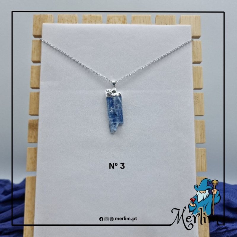 Nº 3 o colar ou pingente com a pedra cianite azul - Espada de S. Anjo Miguel