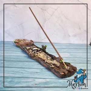 Porta incenso (ou queimador de incenso) com Homem Verde em resina frente